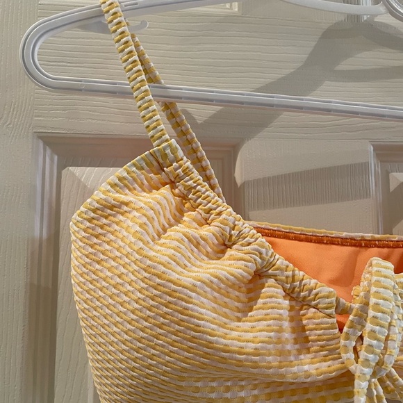 Yellow Speedo bikini top - Picture 3 of 9